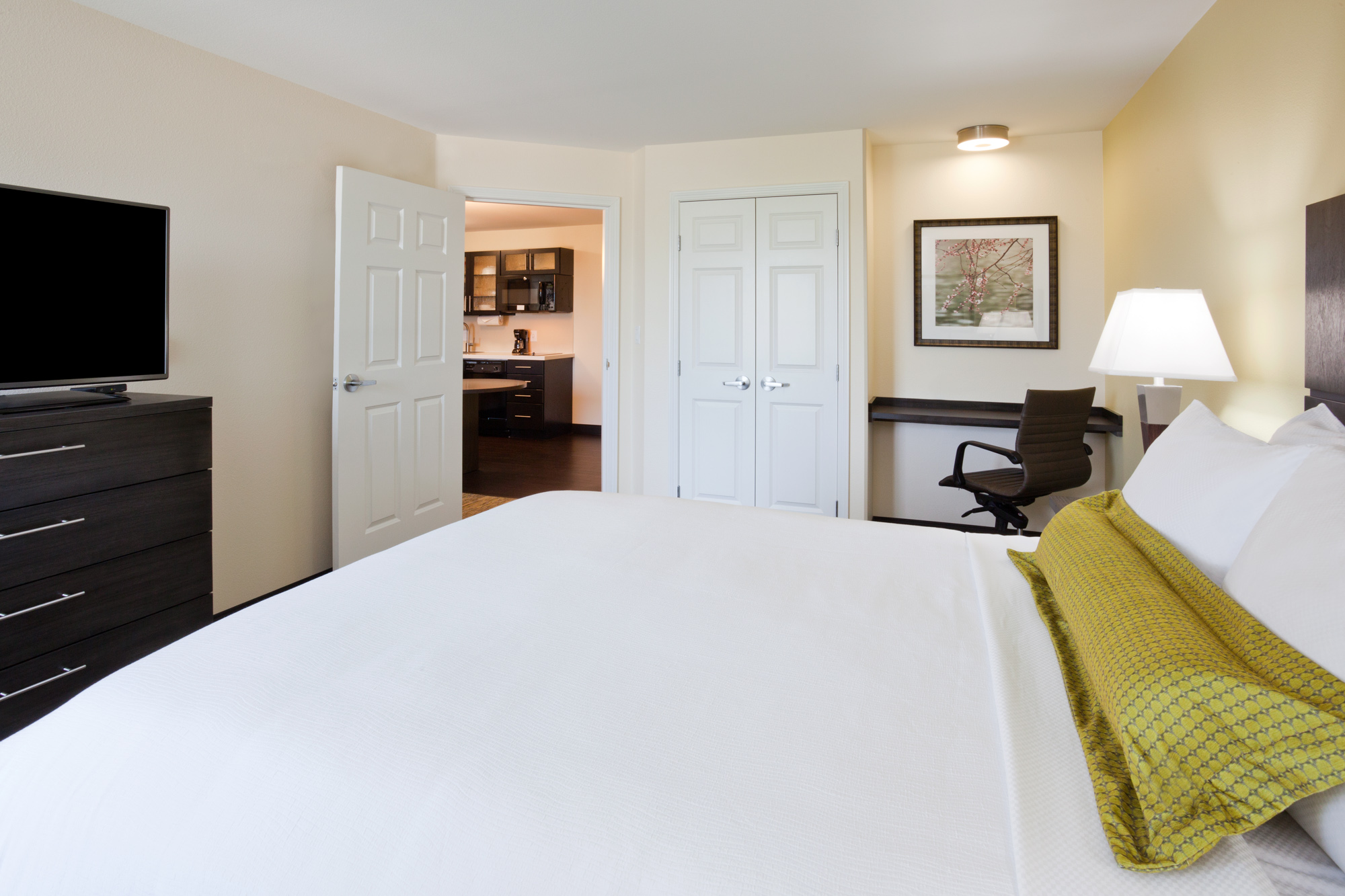 CW DIKCW-One Bedroom Suite Bedroom-low res