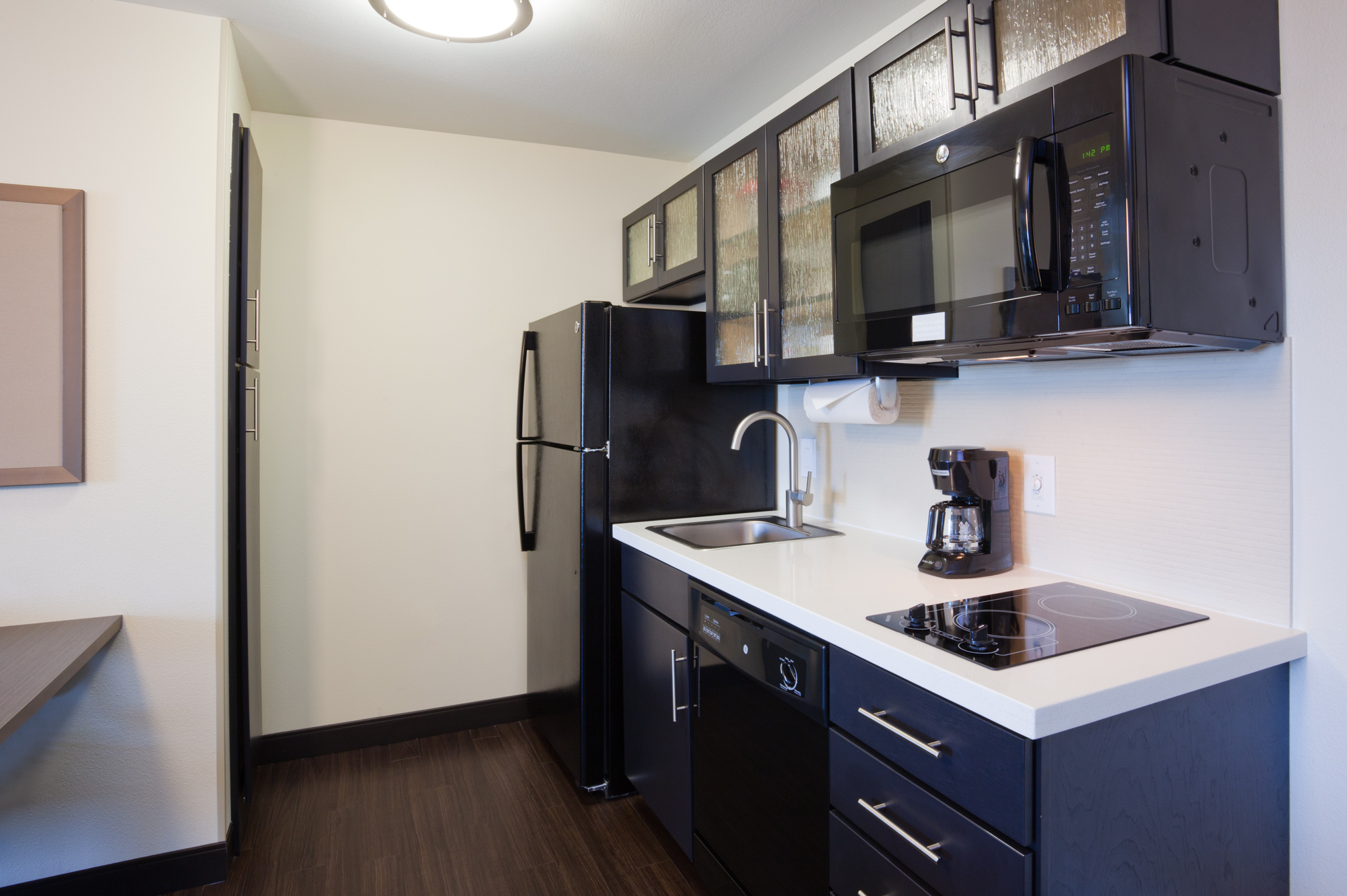 CW DIKCW-One Bedroom Suite Kitchenette-low res